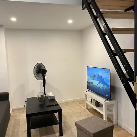Stylish Loft Studio- Marais Area Parigi